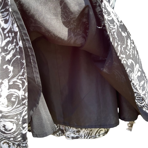 Peter Nygard Floral Skirt Size 10 - Picture 8 of 9